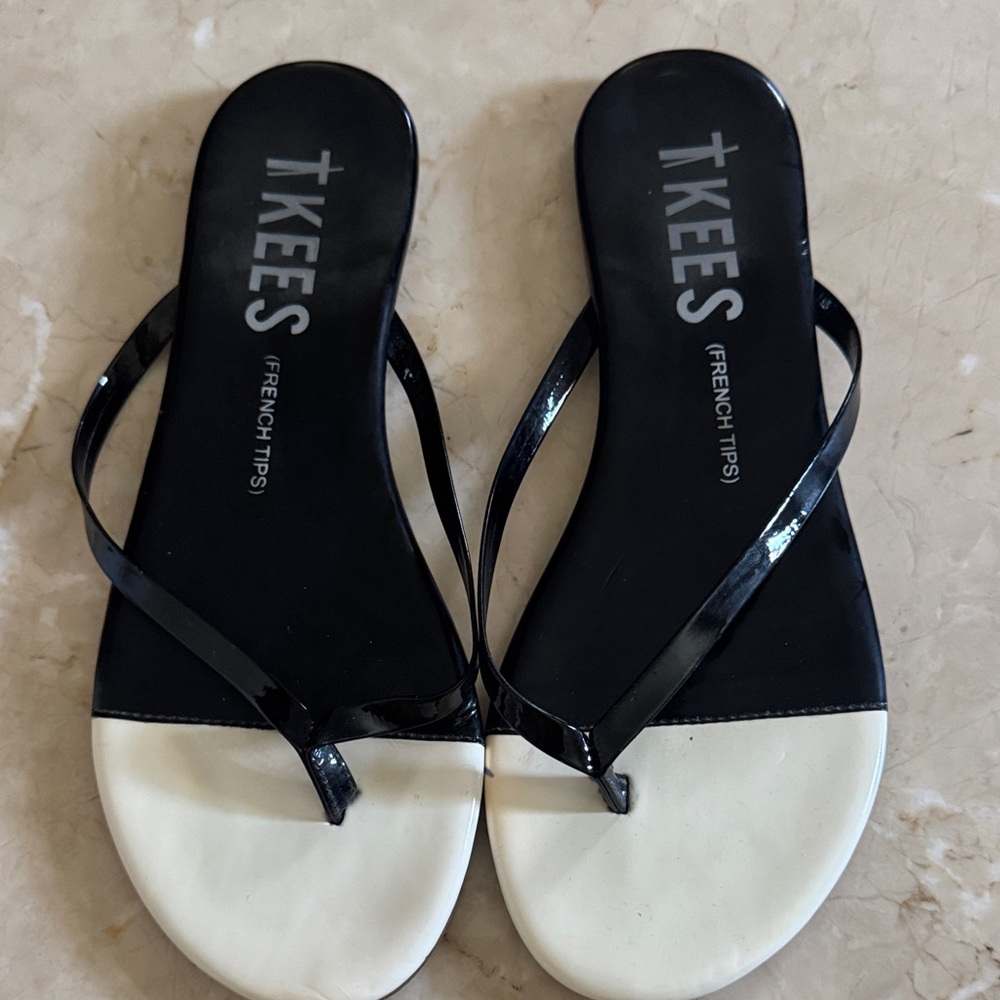 TKEES Black and Cream Women's Sandals